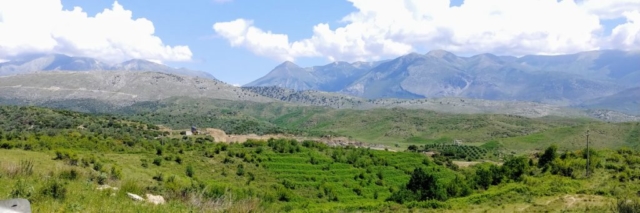 Vallée et montagnes près de Vanë, Albanie