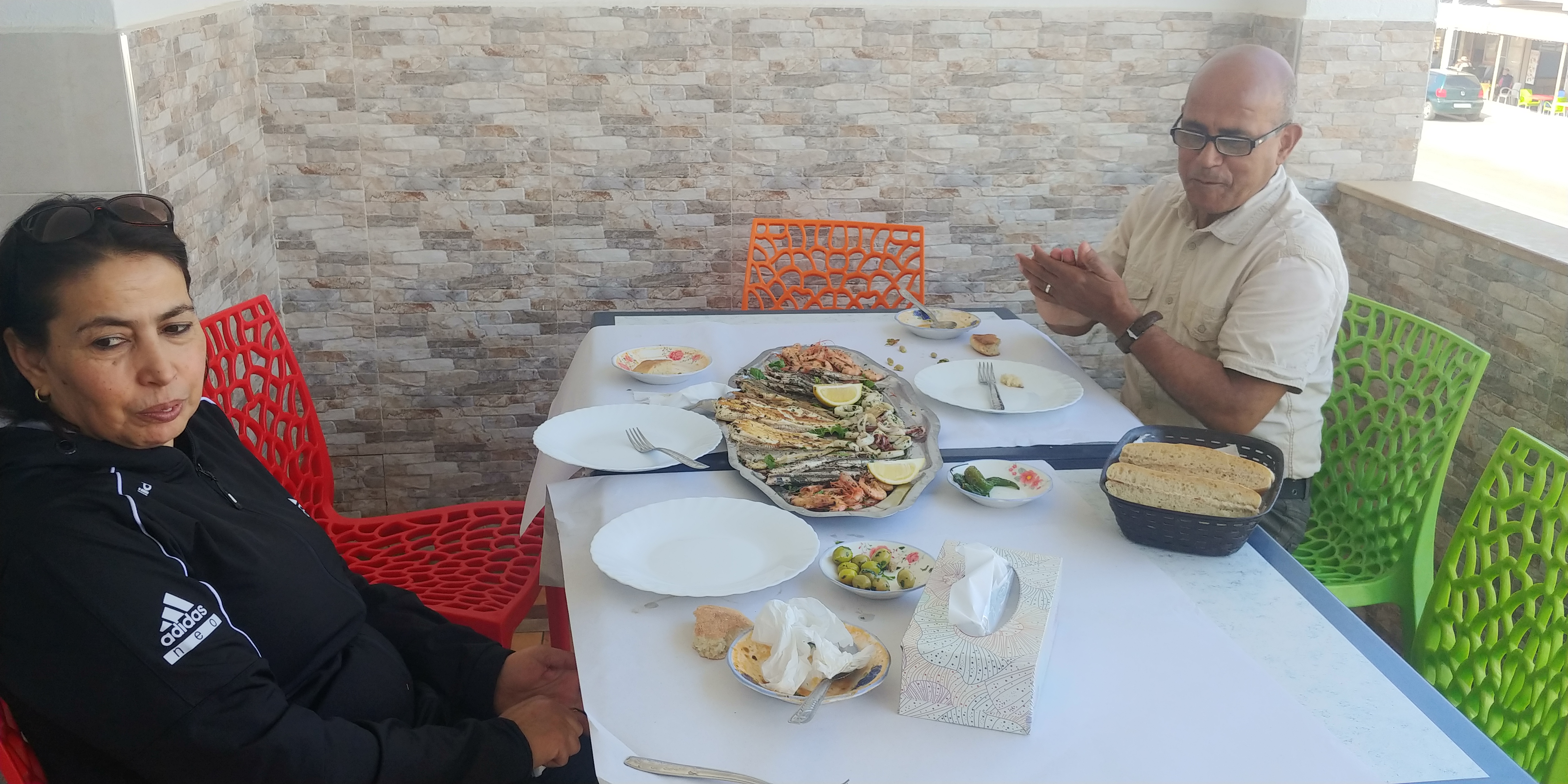 Restaurant Sindibad à Quaà Asserasse avec Oumkeltoum et Omar,